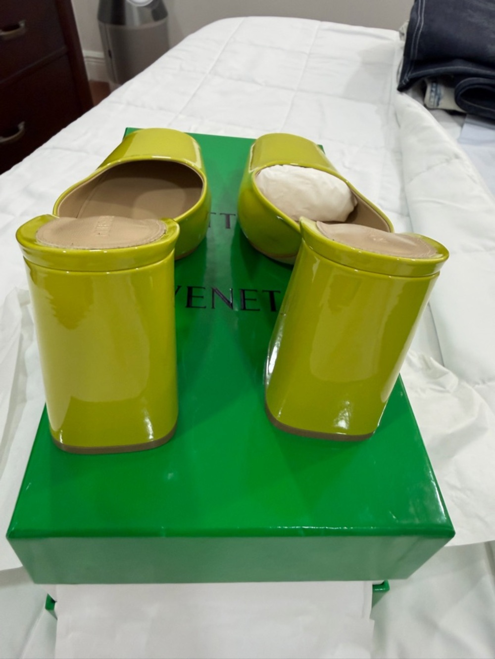 Bottega Veneta Neon Yellow Patent Square-Toe Mules - Picture 3 of 5